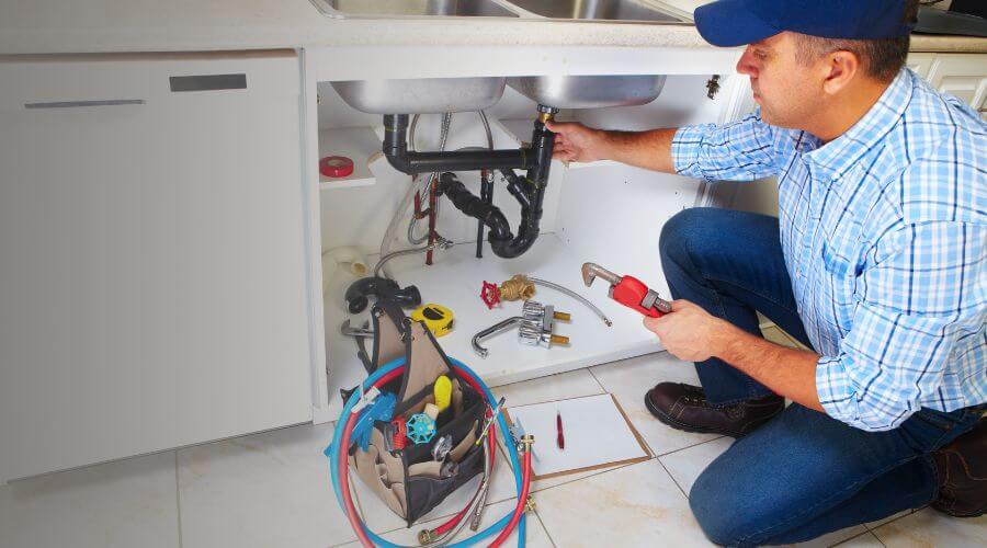 Expert burst pipe repair services in Waelder, TX